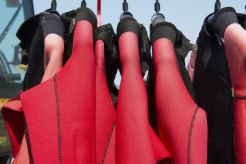 difference between wetsuit and drysuit