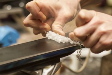how to wax skis and a snowboard